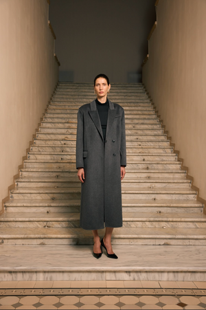 Пальто темно-сіре класика з ручною відстрочкою