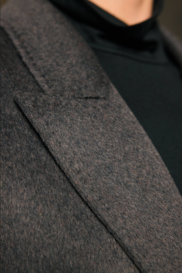 Пальто темно-сіре класика з ручною відстрочкою