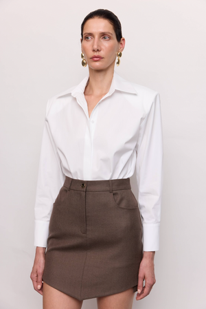 Біла сорочка з чіткою лінією плеча pure