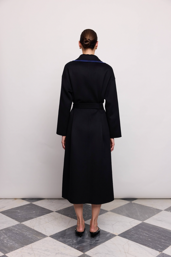 Пальто чорне з подвійним підбортом