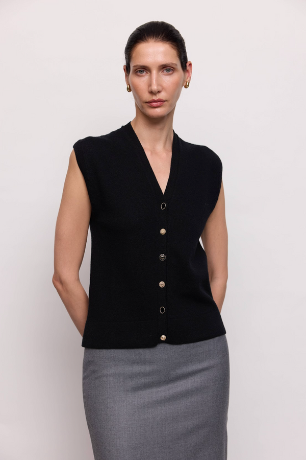 Жилет чорний