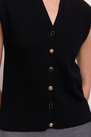 Жилет чорний