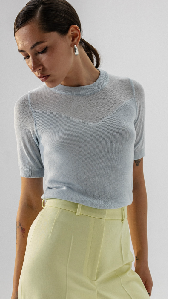 CLASSIC KNIT V KNITTED T-SHIRT HEAVENLY