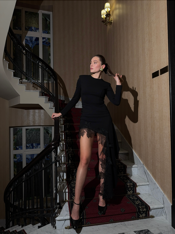 Чорна мінісукня Noir Cascade