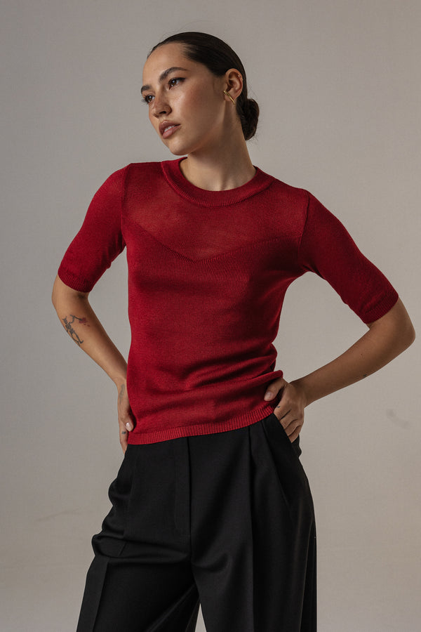 CLASSIC KNIT T-SHIRT IN BURGUNDY