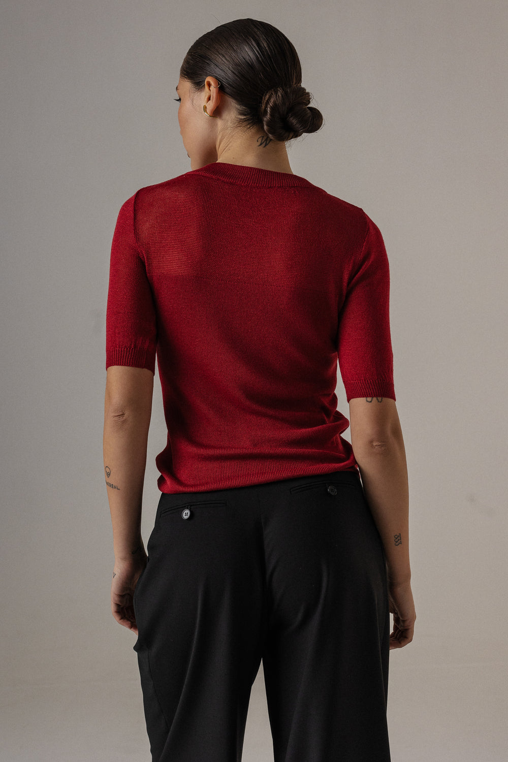 CLASSIC KNIT T-SHIRT IN BURGUNDY