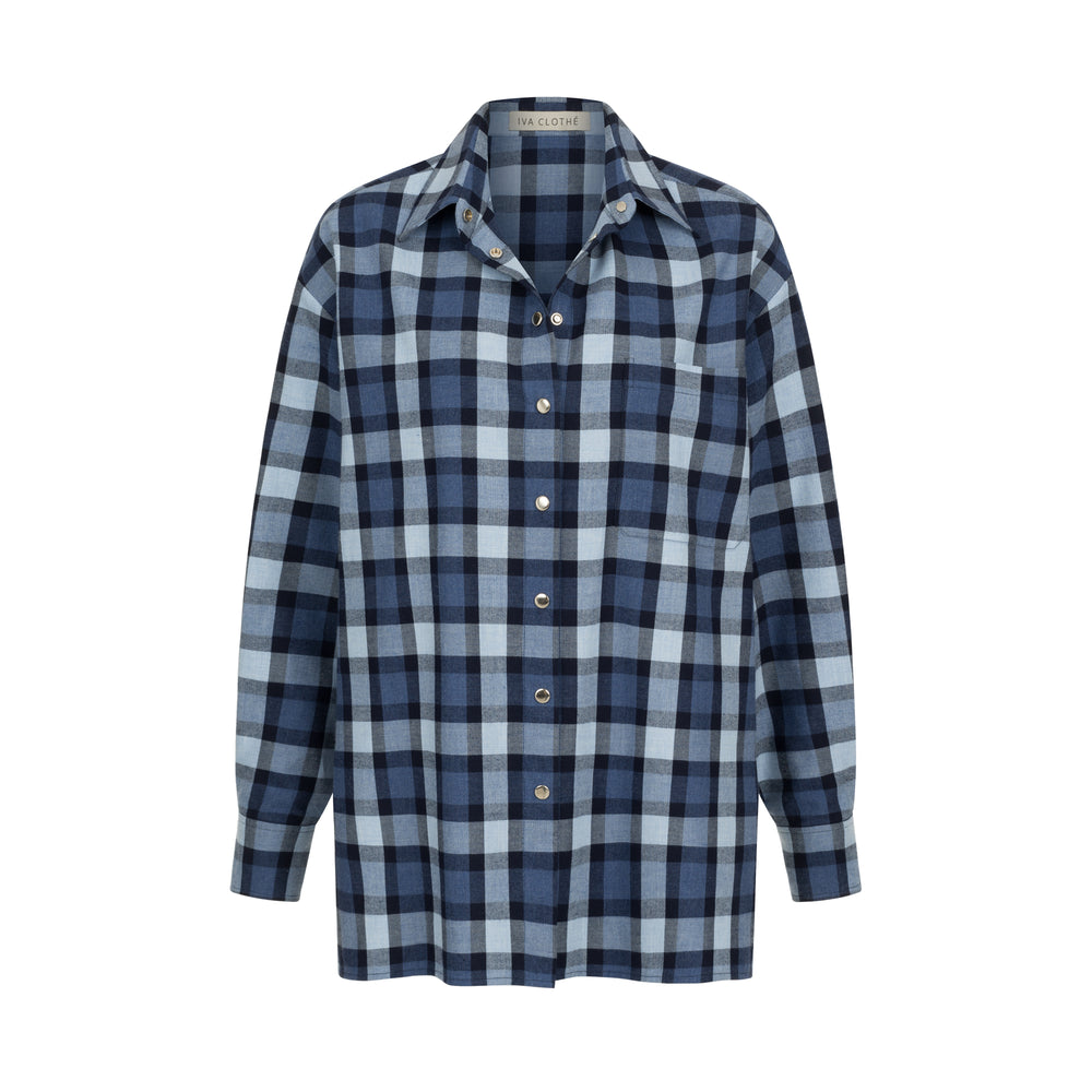 Cozy blue checkered shirt with a slit