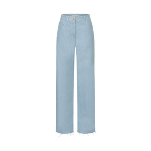 JEANS WITH ACCENT BUTTON