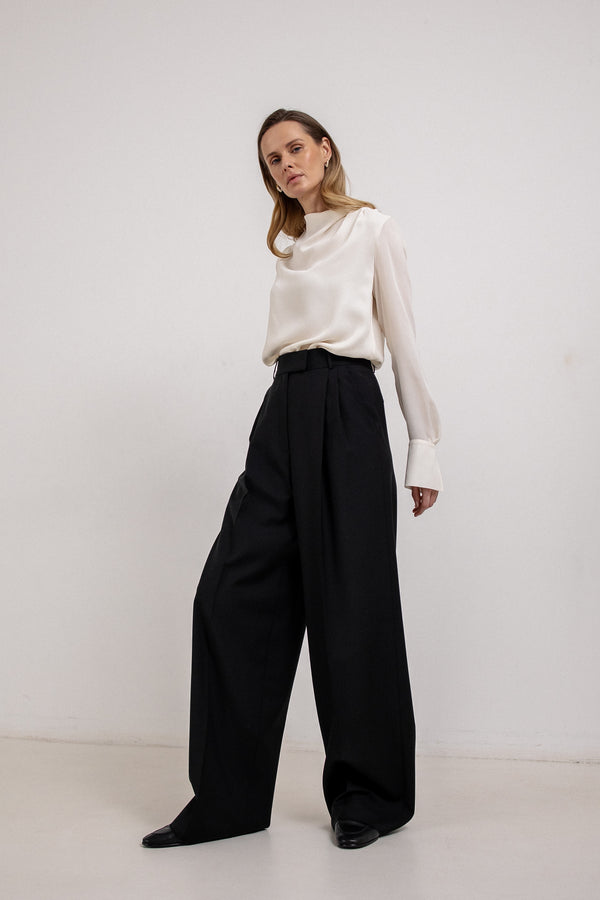 CLASSIC PLEATED TROUSERS