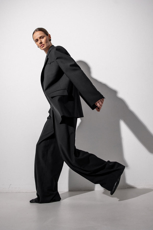 CLASSIC PLEATED TROUSERS