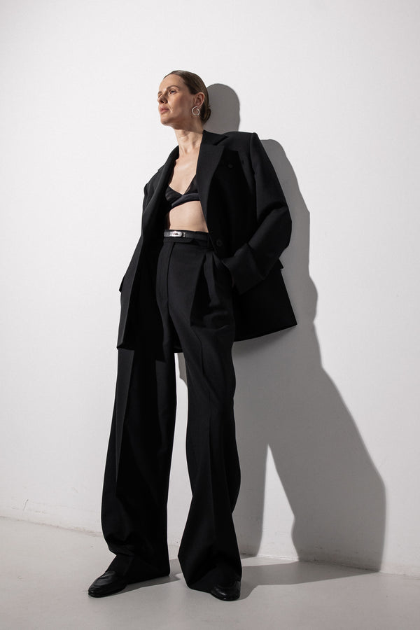 CLASSIC PLEATED TROUSERS