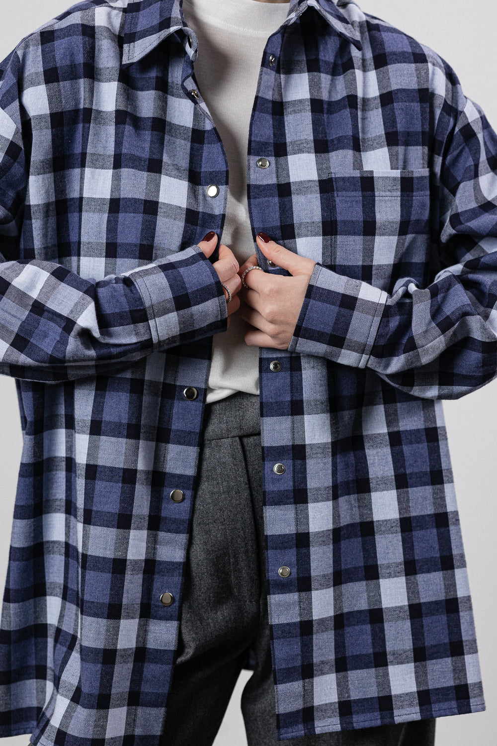 Cozy blue checkered shirt with a slit