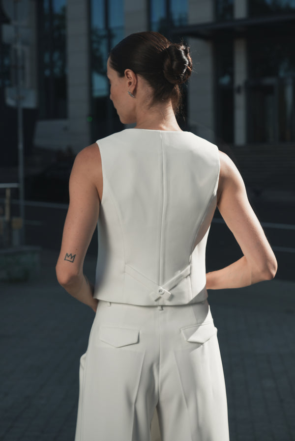 WHITE CLASSIC VEST 