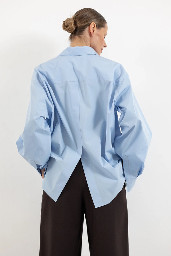 SHIRT WITH A SLOT