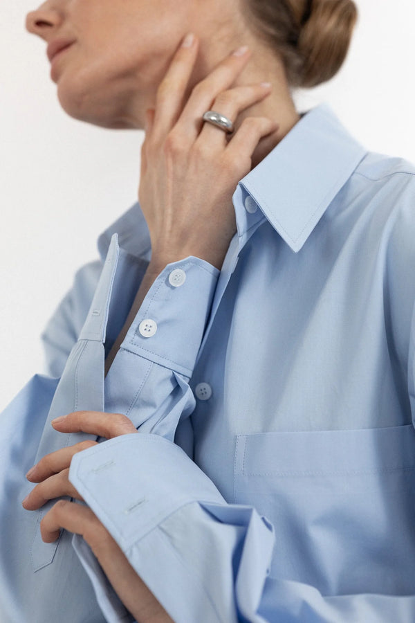 SHIRT WITH A SLOT