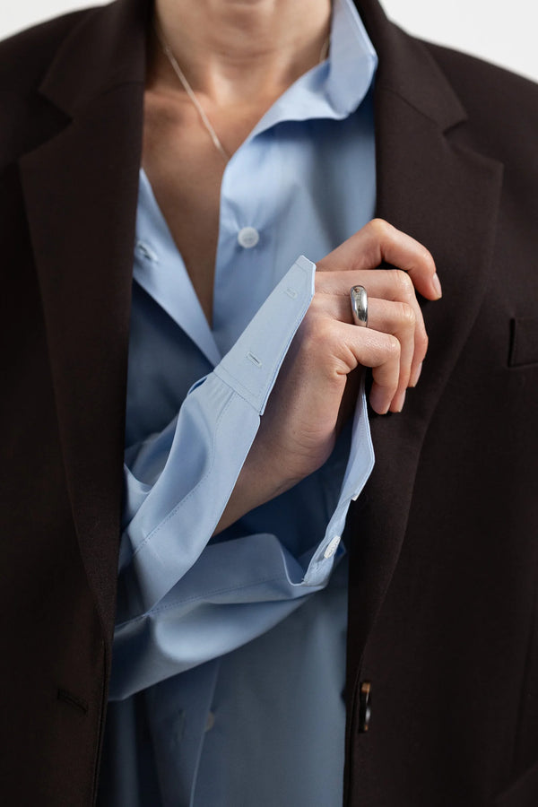 SHIRT WITH A SLOT